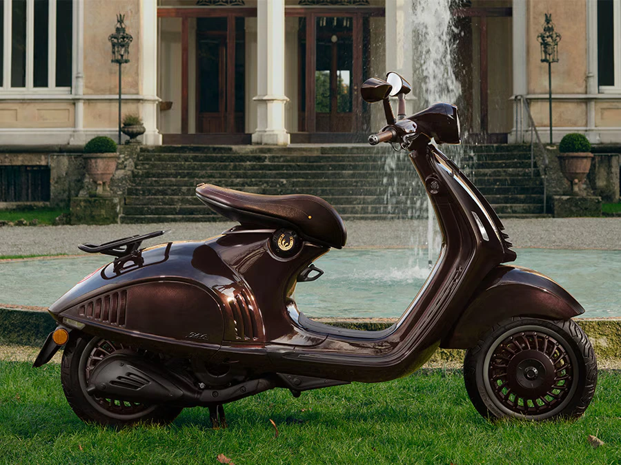 Vespa 946 Horse